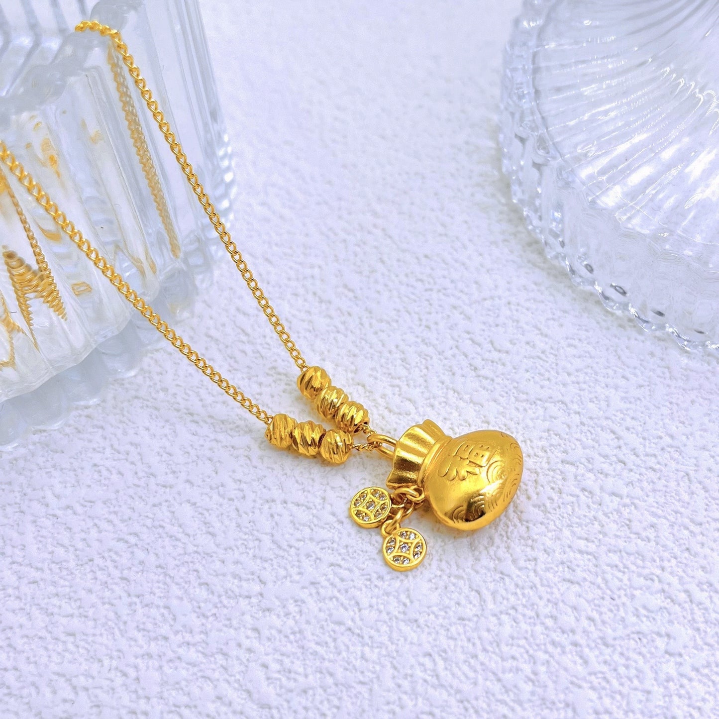 Collana Geometrica Minimalista a Forma di Borsa per Soldi in Acciaio al Titanio con Ciondolo in Rame Placcato Oro, Accessorio Moda Elegante e Versatile