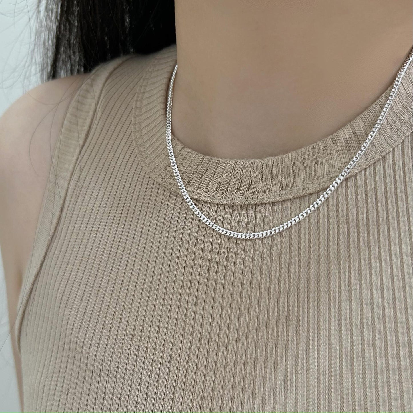 Collana con pendente a tulipano geometrico minimalista in argento sterling 925 con catena snake placcata