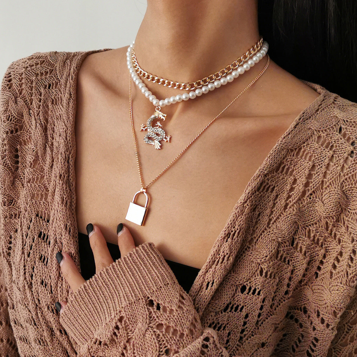 Collana vintage minimalista da donna con ciondolo geometrico a chiave lucchetto in lega