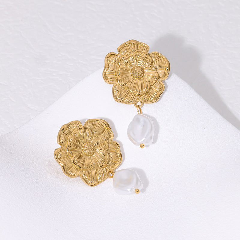 Elegant Floral-Shaped Stainless Steel Stud Earrings with Simulated Pearls and 18K Gold Plating for Women