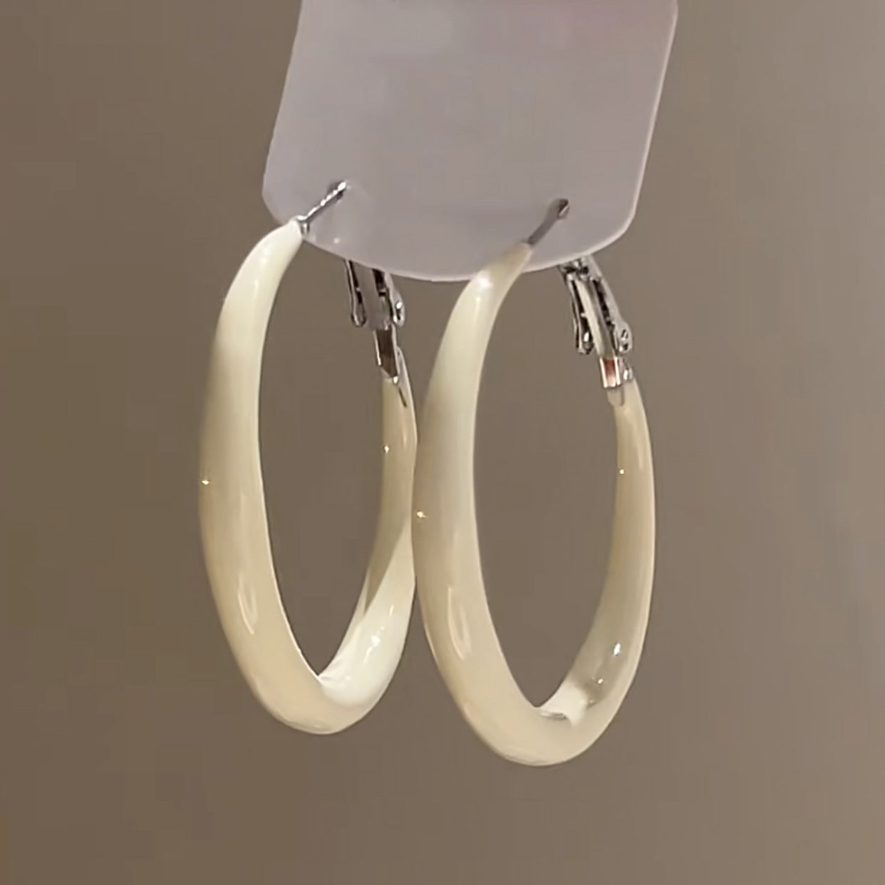 Orecchini a cerchio geometrici rotondi minimalisti da donna con base in rame placcato oro e perni in argento sterling 925, gioielli eleganti di lusso adatti all'ufficio