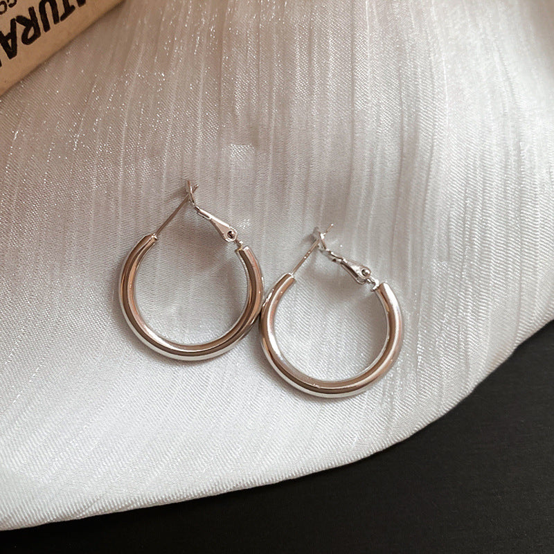 Orecchini a cerchio geometrici minimalisti in argento sterling con finitura placcata da donna