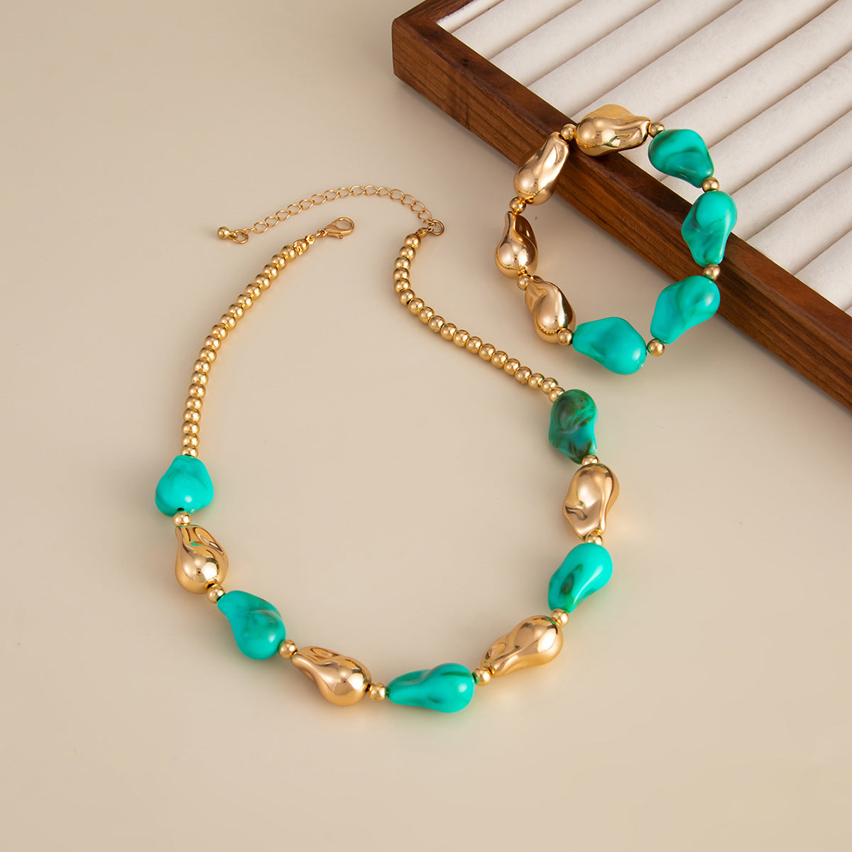 Sweet Vintage Geometric Oval Resin Necklace for Women