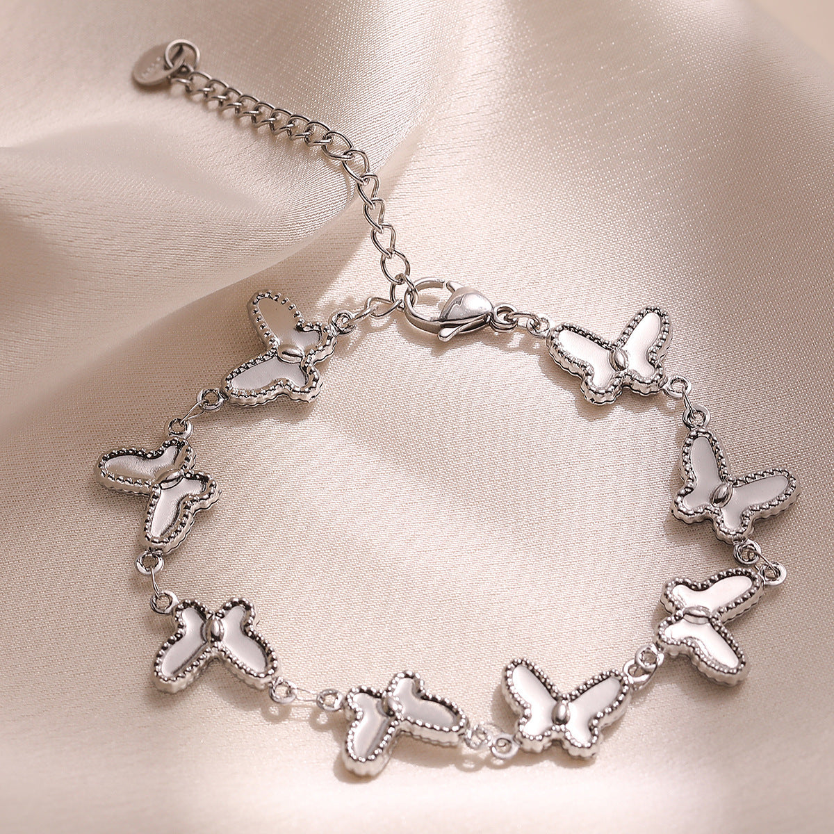 Bracciale a forma di farfalla in acciaio inossidabile placcato oro 18 carati da donna, alla moda e resistente all'ossidazione