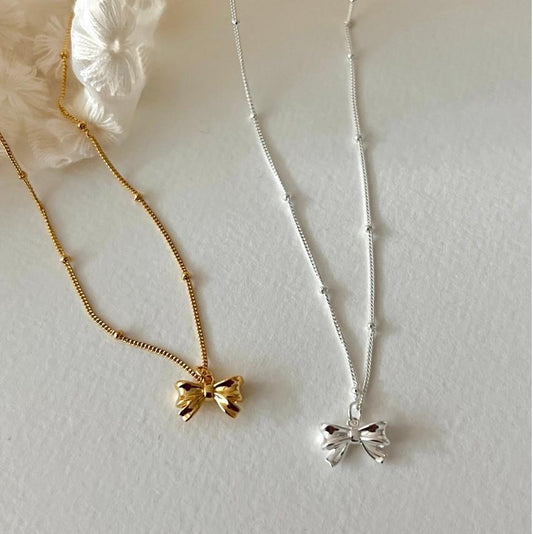 Collar Colgante Minimalista con Nudo de Lazo en Plata de Ley 925 con Diseño Geométrico