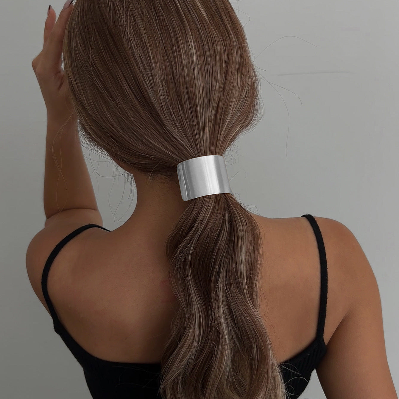 Fermaglio per Capelli Minimalista in Lega e Perle con Finitura Galvanica