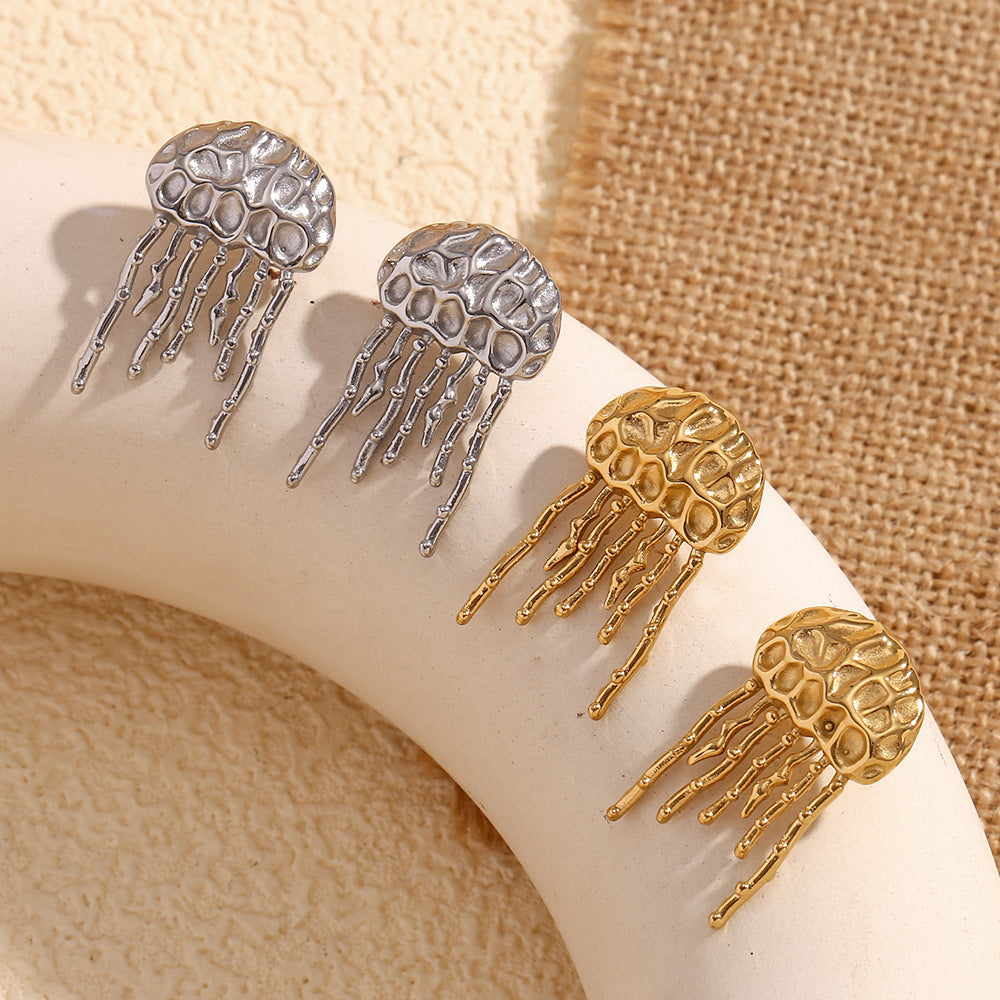 Fashionable Jellyfish-Shaped Stainless Steel Earrings with 18K Gold Plating and Hammered Texture