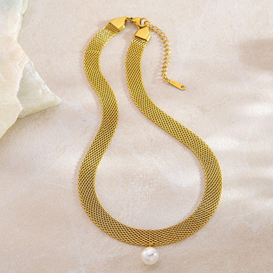 Vintage Luxury Geometric Round Stainless Steel Plated Pearl Necklace for Women and Men