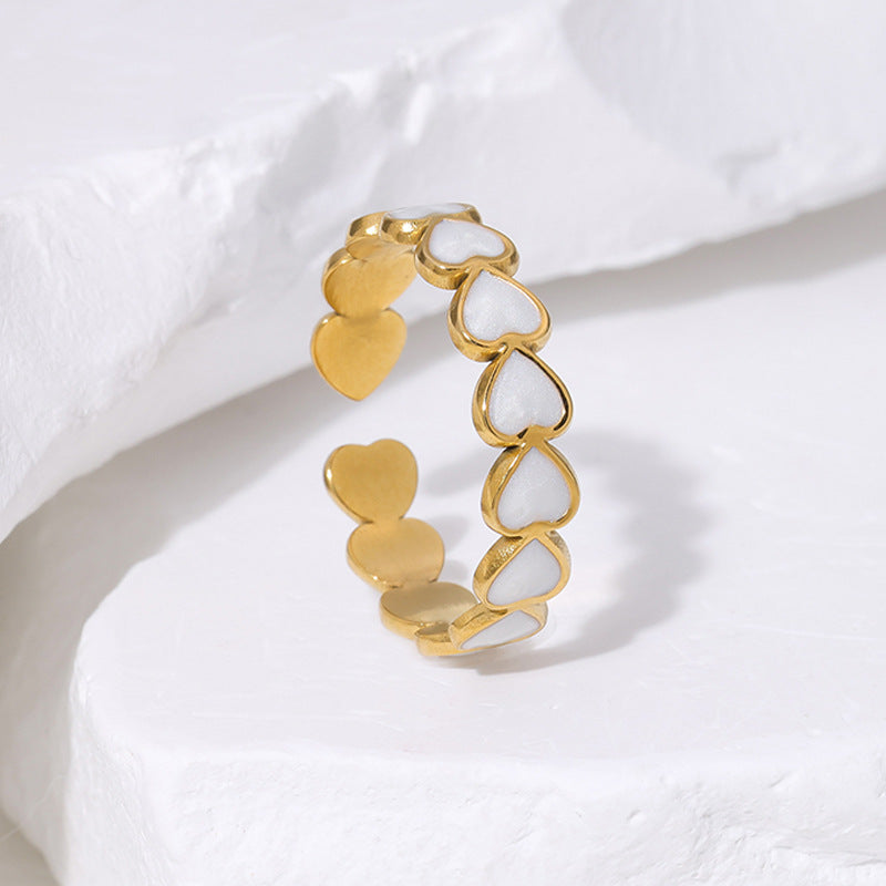 Anello da donna minimalista a forma di cuore in acciaio al titanio placcato oro 18 carati con fascia aperta regolabile
