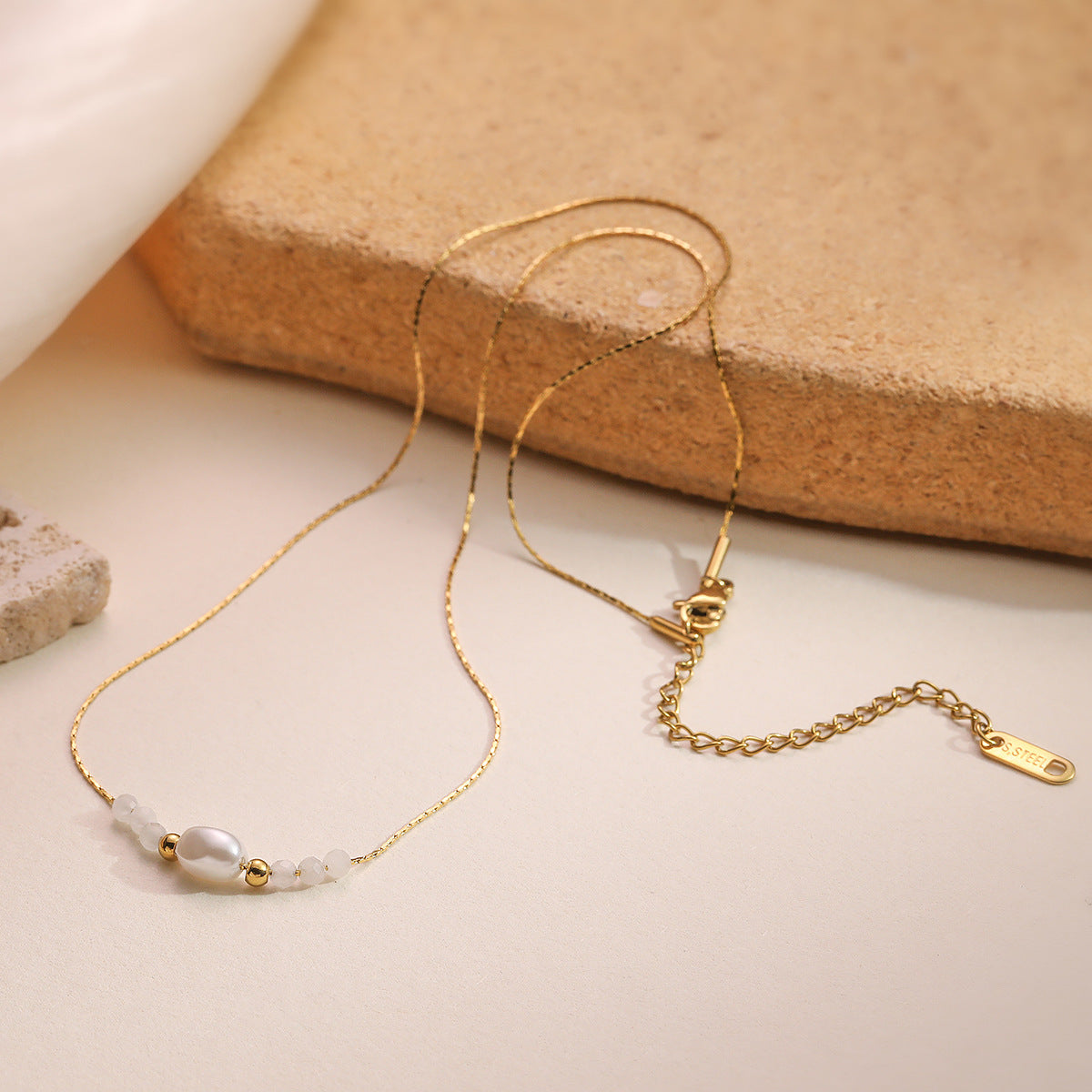 Collana da Donna Minimalista Geometrica in Acciaio Inox con Perline Elegante Versatile a Catena per Clavicole
