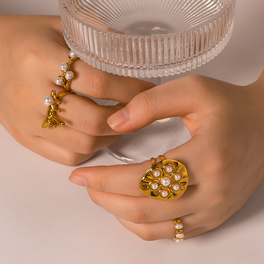 Anello Minimalista Irregolare Rotondo in Acciaio Inossidabile con Intarsio di Perle e Placcatura in Oro 18K per Donna e Uomo