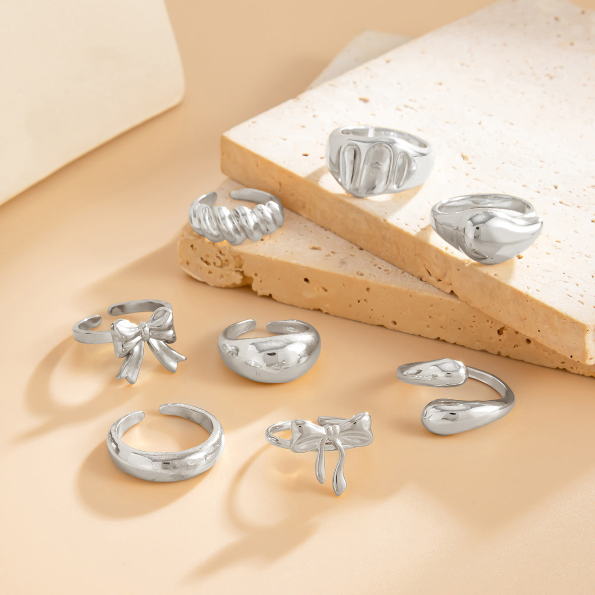 Set di anelli da donna minimalisti con fiocco e forma geometrica in lega, con finitura placcata effetto lava
