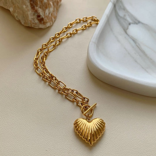 Collar de acero inoxidable con colgante de corazón chapado en oro de 18 quilates, cierre de palanca, joyería de moda para mujer