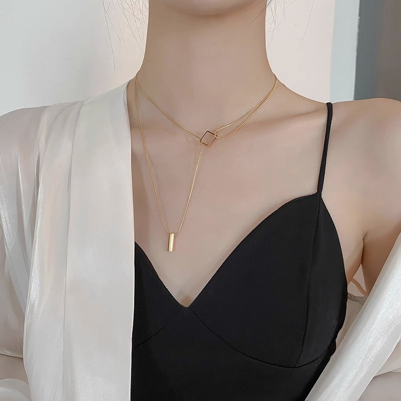 Fashionable OL Geometric Titanium Steel Necklace with Gold Inlay and Wavy Chain for Women