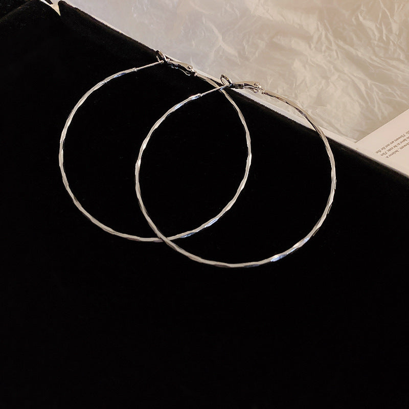 Orecchini a cerchio geometrici da donna in acciaio inossidabile placcato oro con perni in acciaio, stile chic