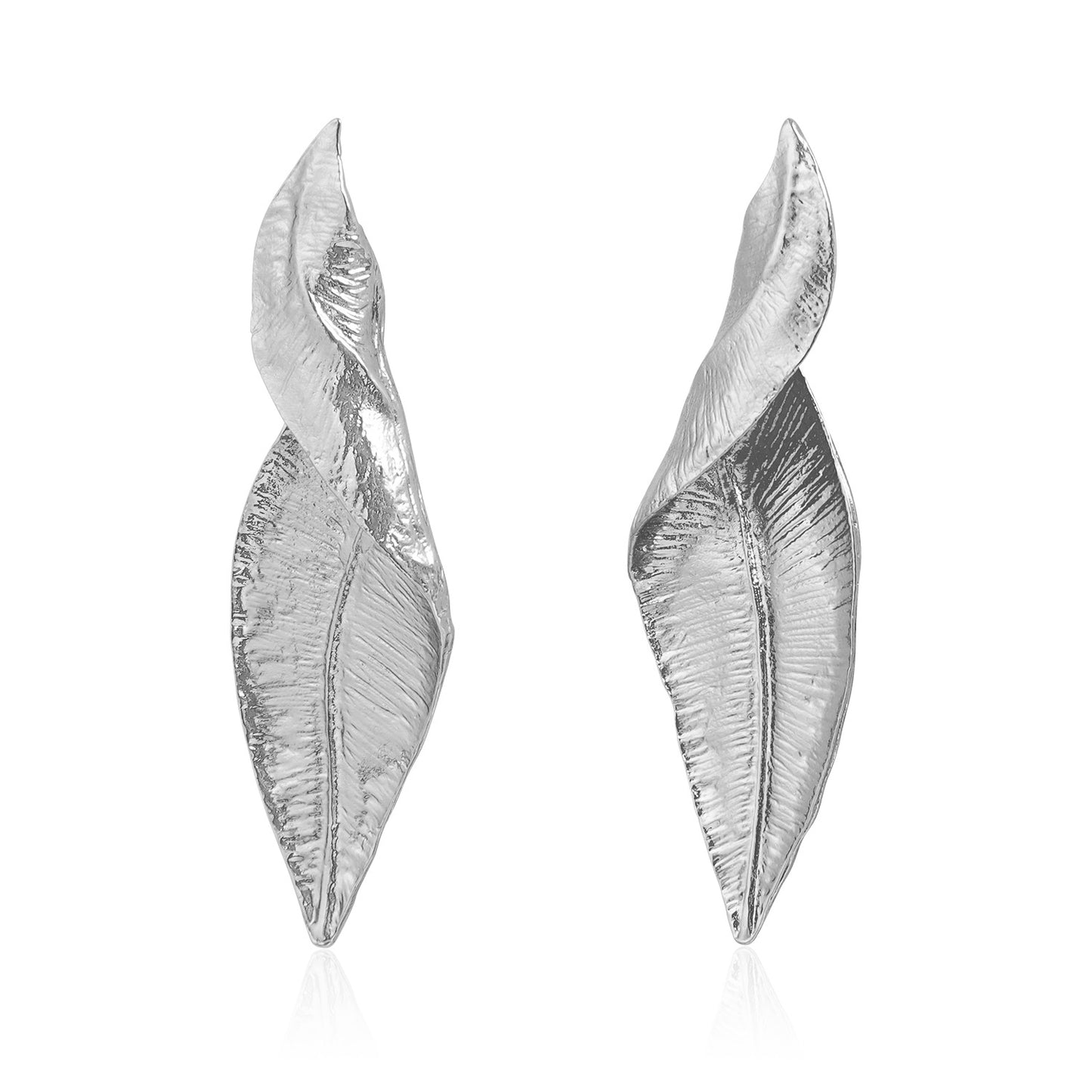 Vintage Style Three-Dimensional Leaf-Shaped Earrings for Women Made of Zinc Alloy with Plated Finish