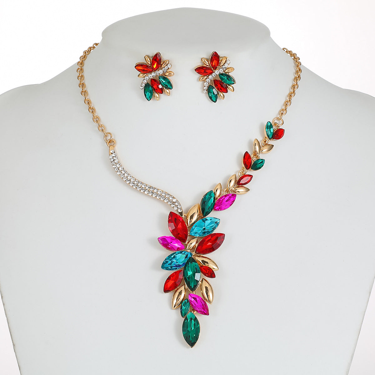 Elegant Floral Wedding Necklace Set for Women with Alloy Pendant, Rhinestone Inlay, Gold Plated O-Chain, Fresh and Sweet Style