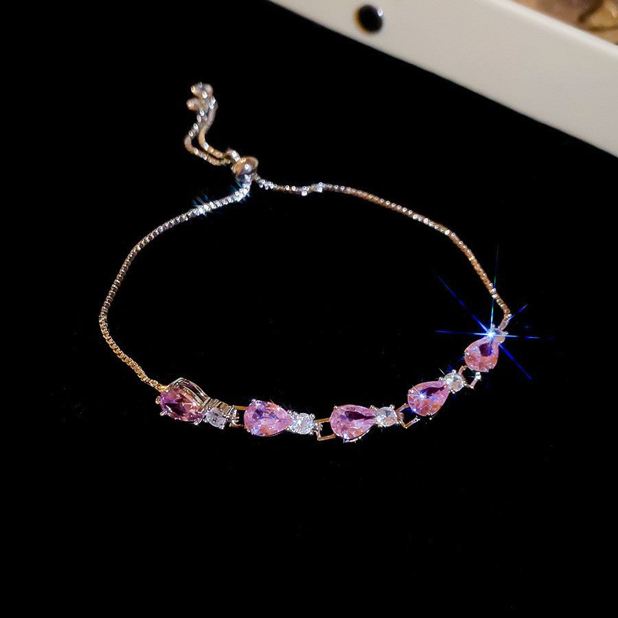 Elegant Heart-Shaped Gold-Plated Zirconia Bracelet for Women with Delicate Luxury Aesthetic