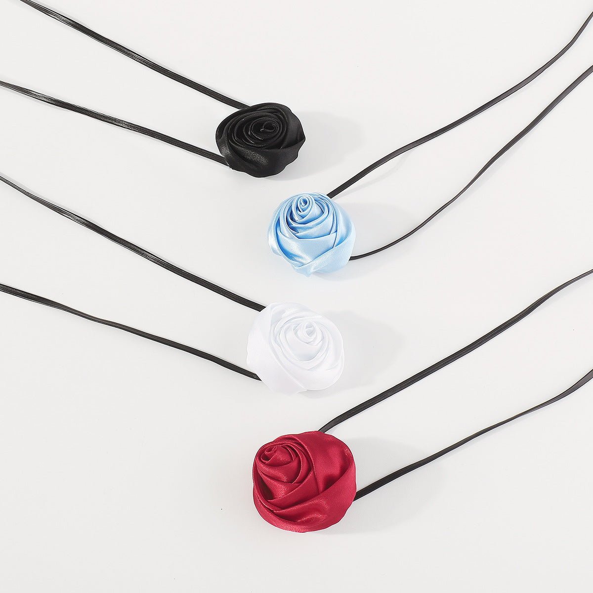 Collana con ciondolo a fiore in stile vintage romantico francese, fatta a mano, con girocollo in pelle PU e design geometrico
