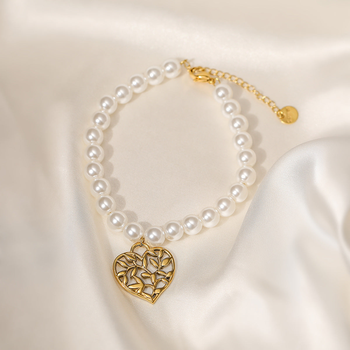 Elegant Heart-Shaped Stainless Steel Bracelet with 18K Gold Plating and Pearl Accents for Women