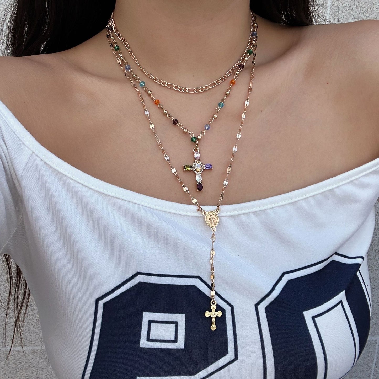 Collar casual chapado en aleación con diseño floral geométrico de corazón y cruz, con incrustaciones de cristal y estrás para mujer