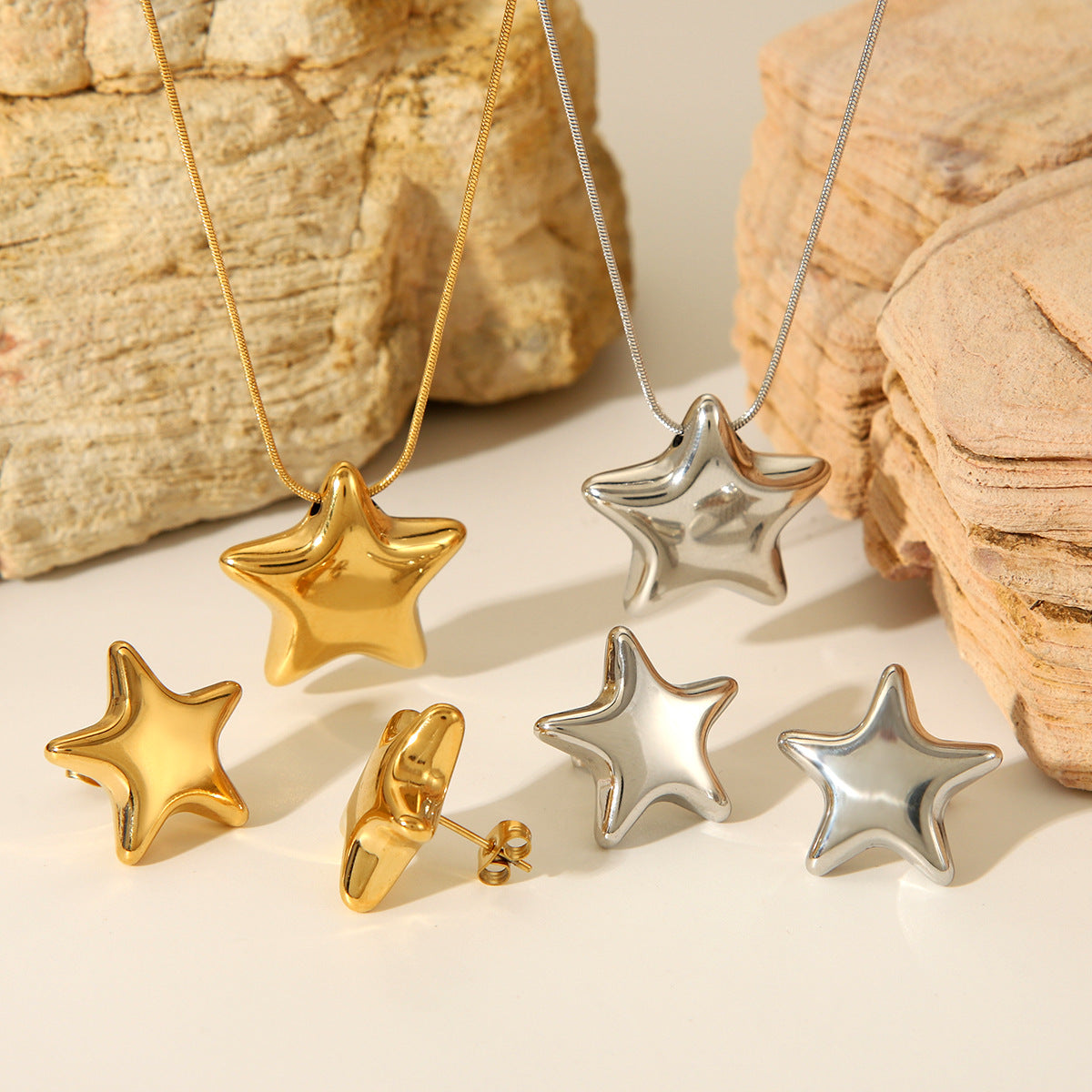 Collana Minimalista da Donna con Ciondolo a Stella in Acciaio Inossidabile Placcato Oro 18K