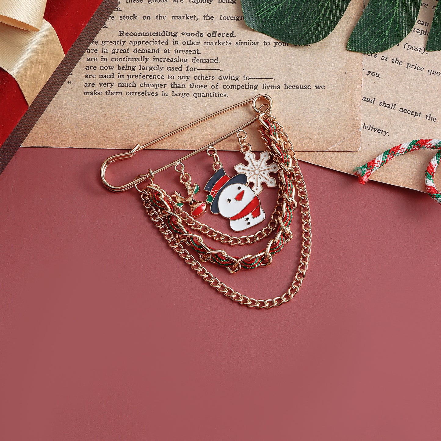 Original Design Geometric Snowflake Brooch in Alloy with Electroplated Finish for Women Christmas Holiday Decoration