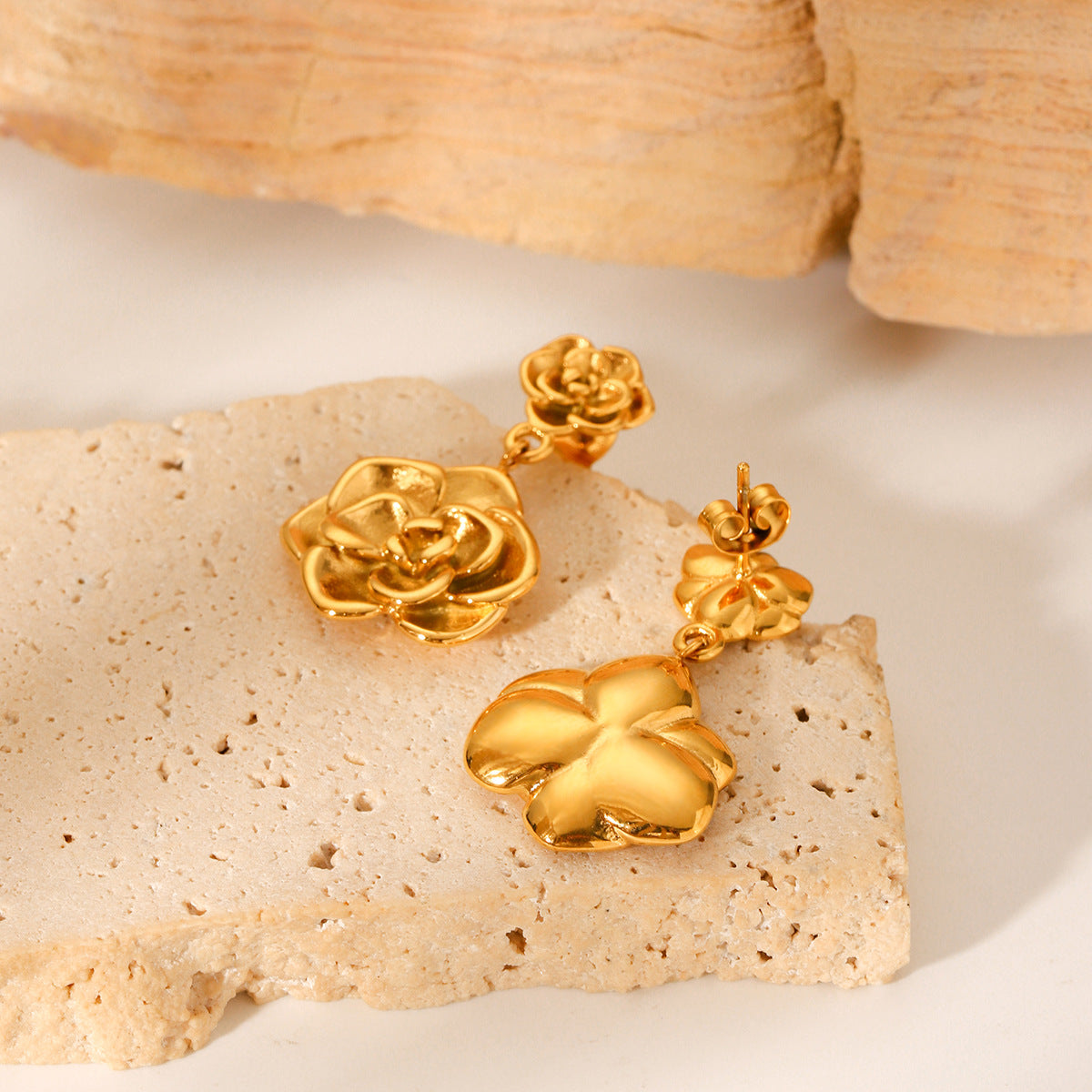 Fashionable 18K Gold Plated Stainless Steel Rose Flower Stud Earrings for Women