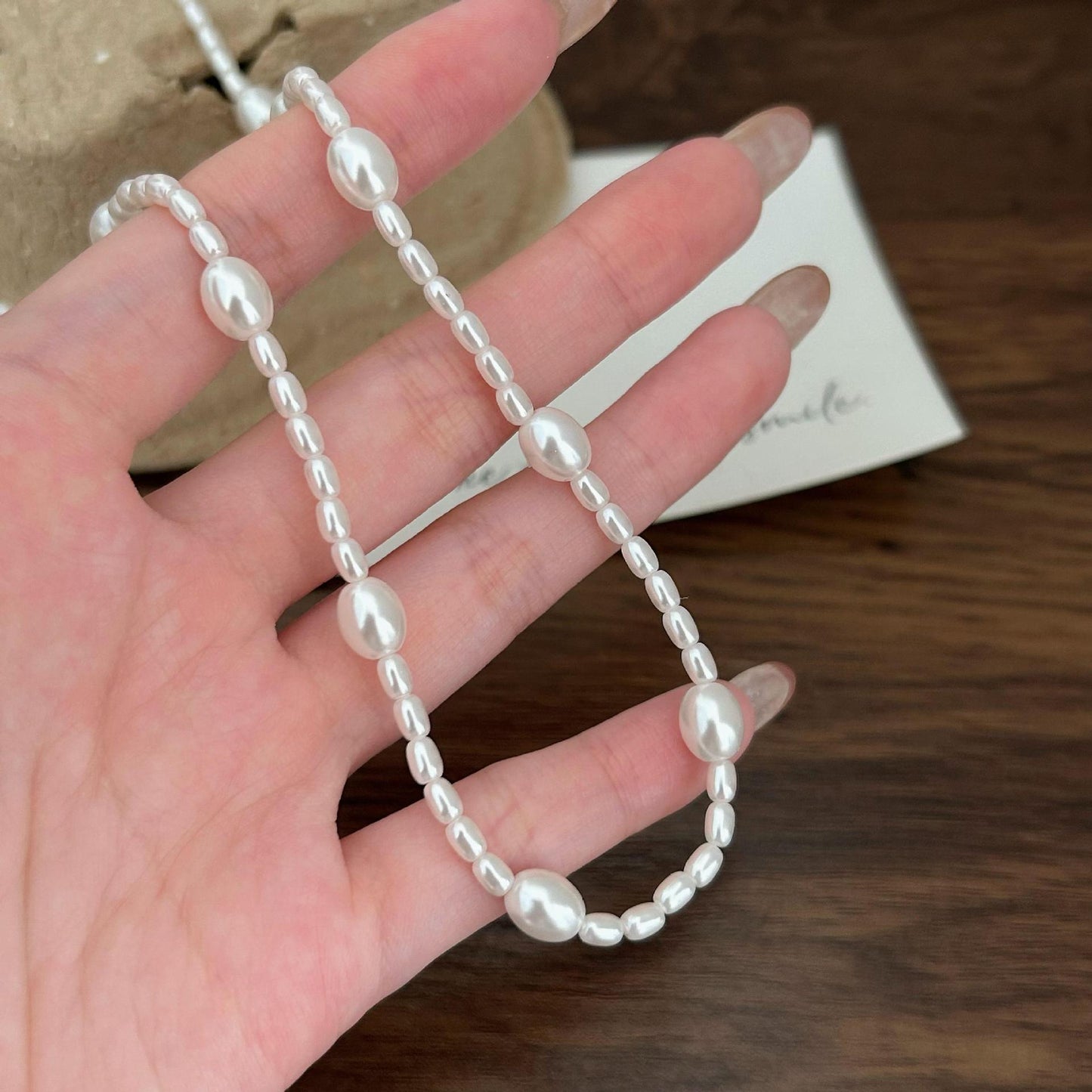 Collar Minimalista Geométrico de Perlas en Plata de Ley 925 con Baño y Cadena Cruzada