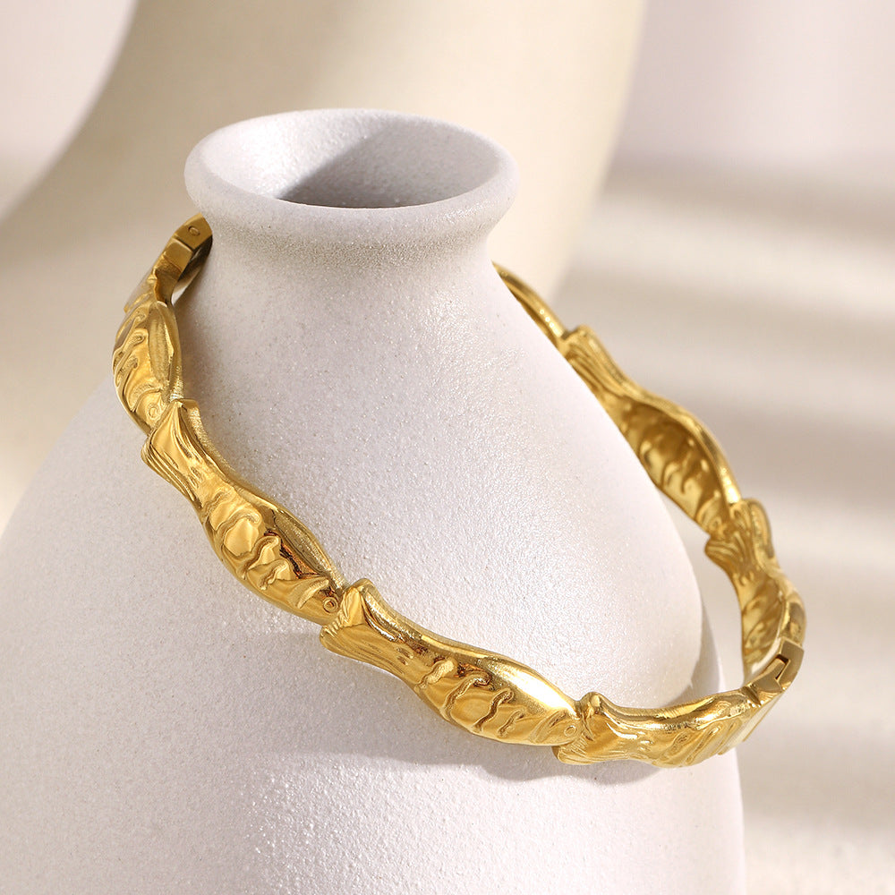 Fashionable Minimalist Geometric Stainless Steel Plated 18K Gold Fish Bracelet for Women