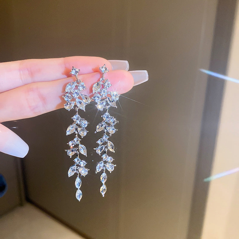 Eleganti Orecchini Pendenti Floreali con Perle e Strass in Argento 925, Stile Lusso Artigianale da Donna