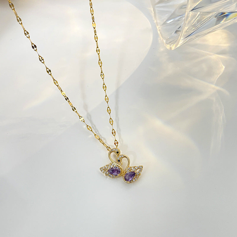 Elegante collana con ciondolo a cigno per donna, catena sottile in acciaio al titanio placcato, con design geometrico e stile lussuoso leggero
