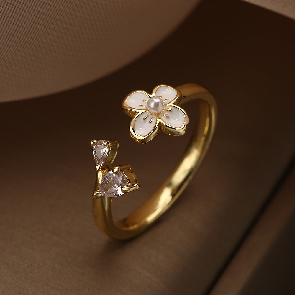 Anello Aperto Geometrico Minimalista da Donna con Finitura Smaltata e Motivo Floreale in Zirconia Micro-Pave