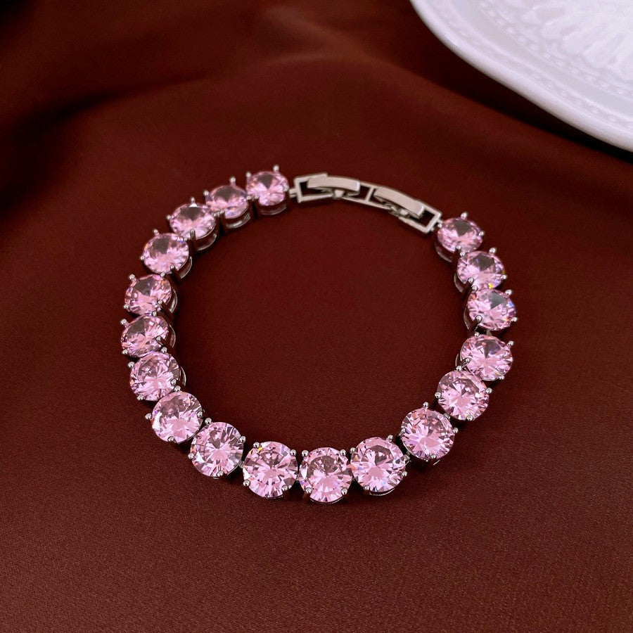 Elegant Heart-Shaped Gold-Plated Zirconia Bracelet for Women with Delicate Luxury Aesthetic