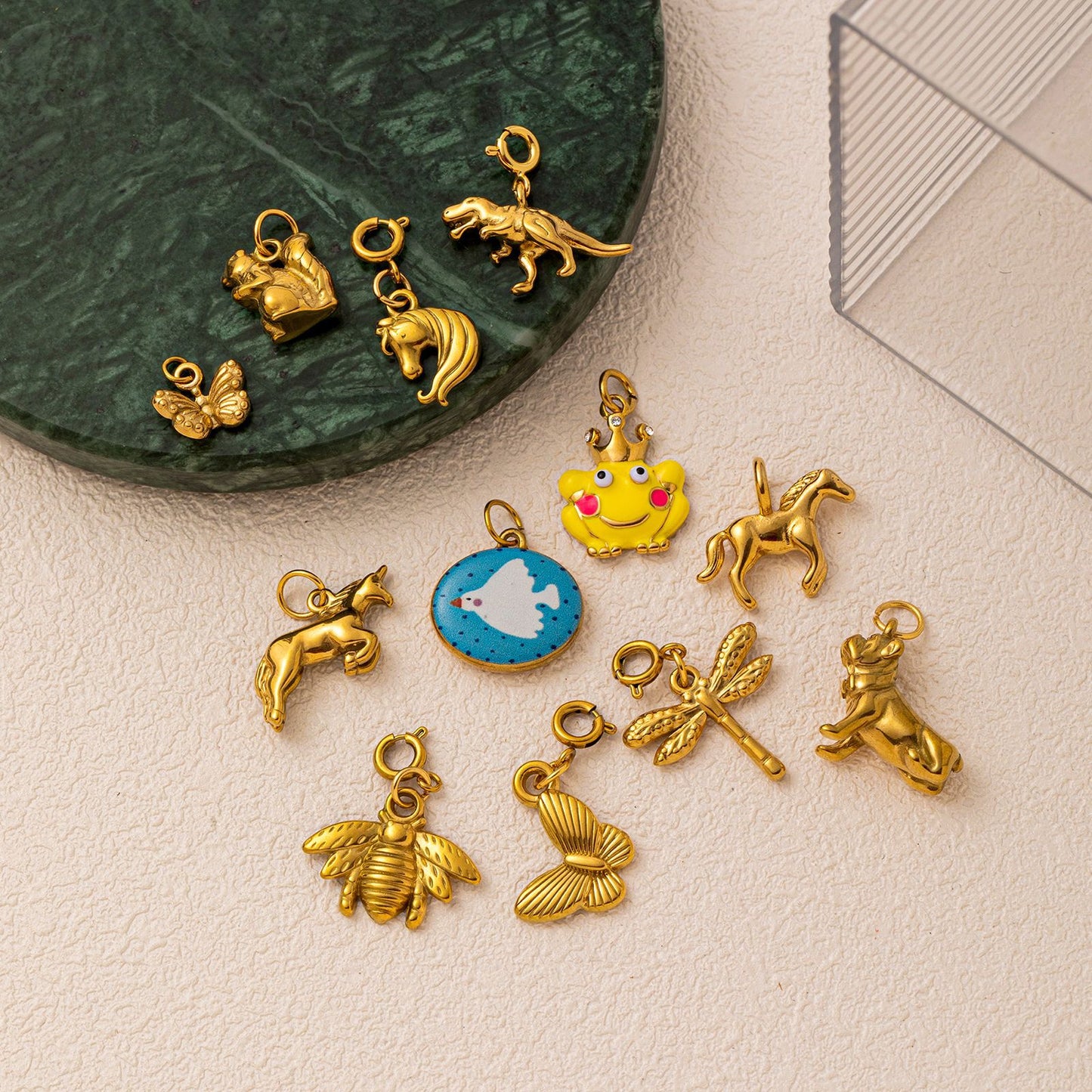 Vintage Stainless Steel PVD Gold Plated Animal Insect Pendant Charm Bar for Women