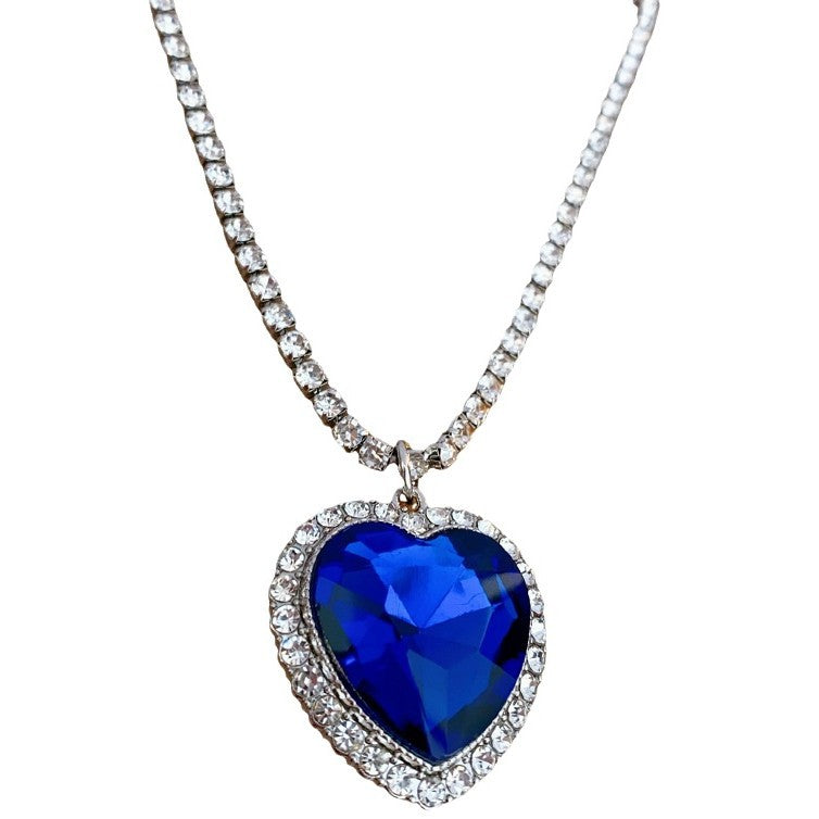 Collana con pendente a cuore a goccia in stile lusso con intarsio in strass in acciaio al titanio su catena in rame da donna