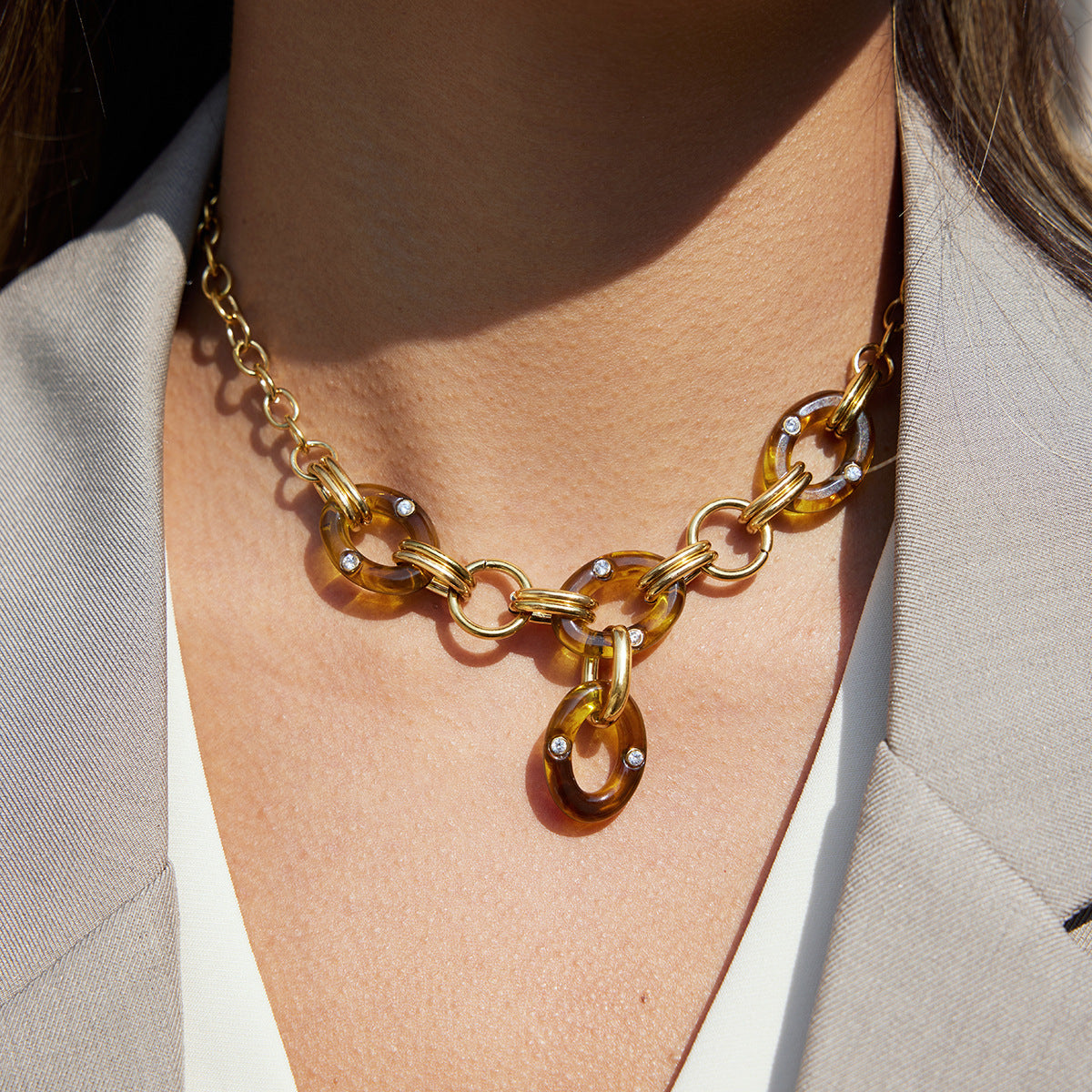 Collana ovale minimalista in acciaio al titanio placcato per donna, catena leggera per clavicola
