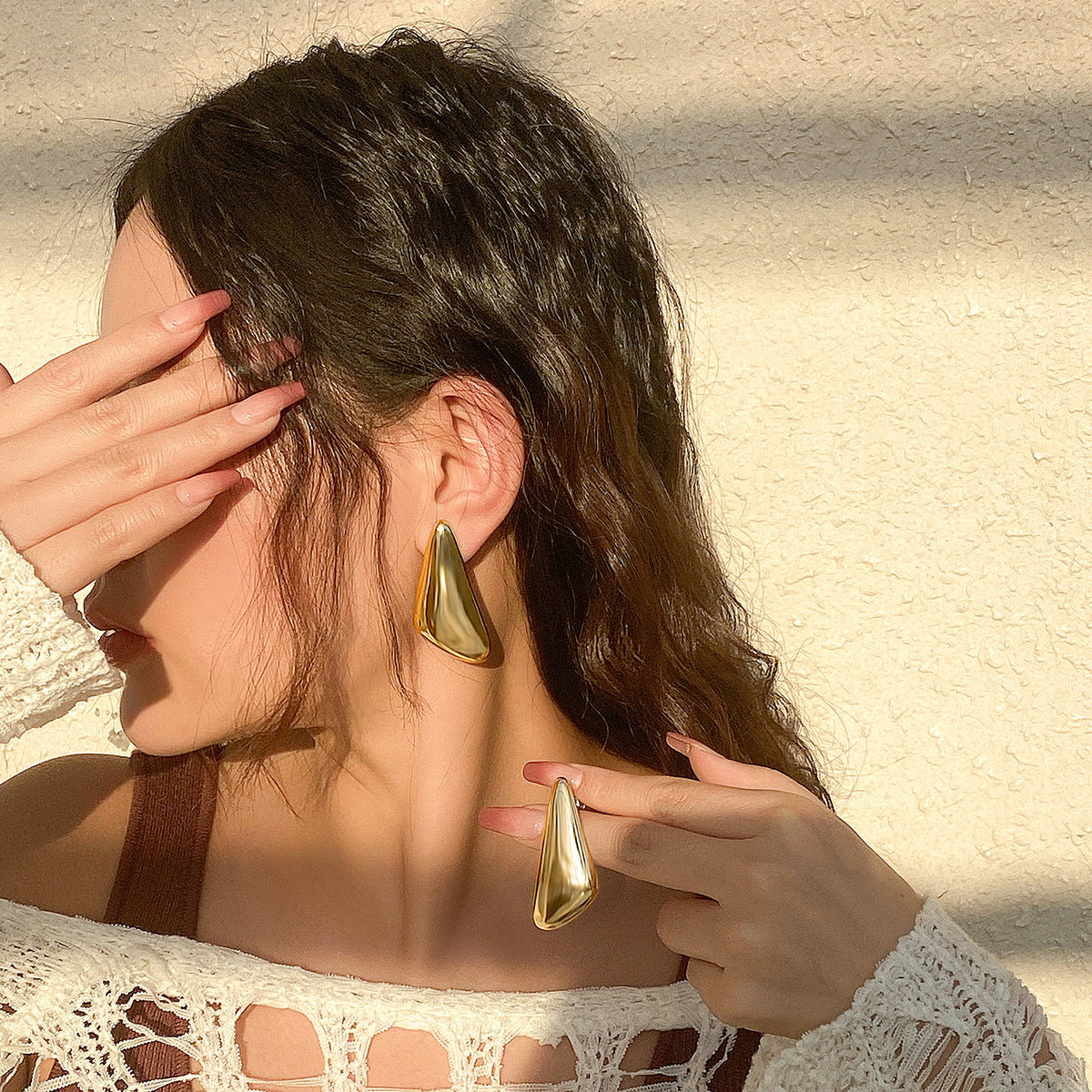 Collana girocollo pendente a goccia triangolare minimalista da donna con catena in lega galvanizzata e design geometrico