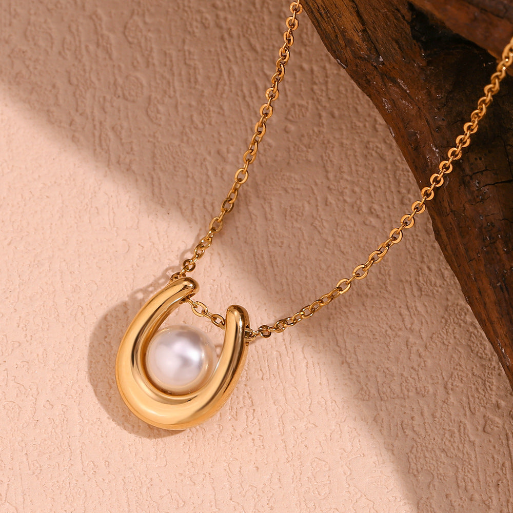 Fashionable Geometric U-Shaped Pendant Necklace for Women in Stainless Steel with 18K Gold Plating
