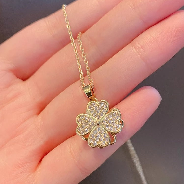 Collana con Pendente Girevole a Quadrifoglio in Acciaio al Titanio con Strass Micro-Pavé, Catena a O, Design Geometrico Minimalista Unisex