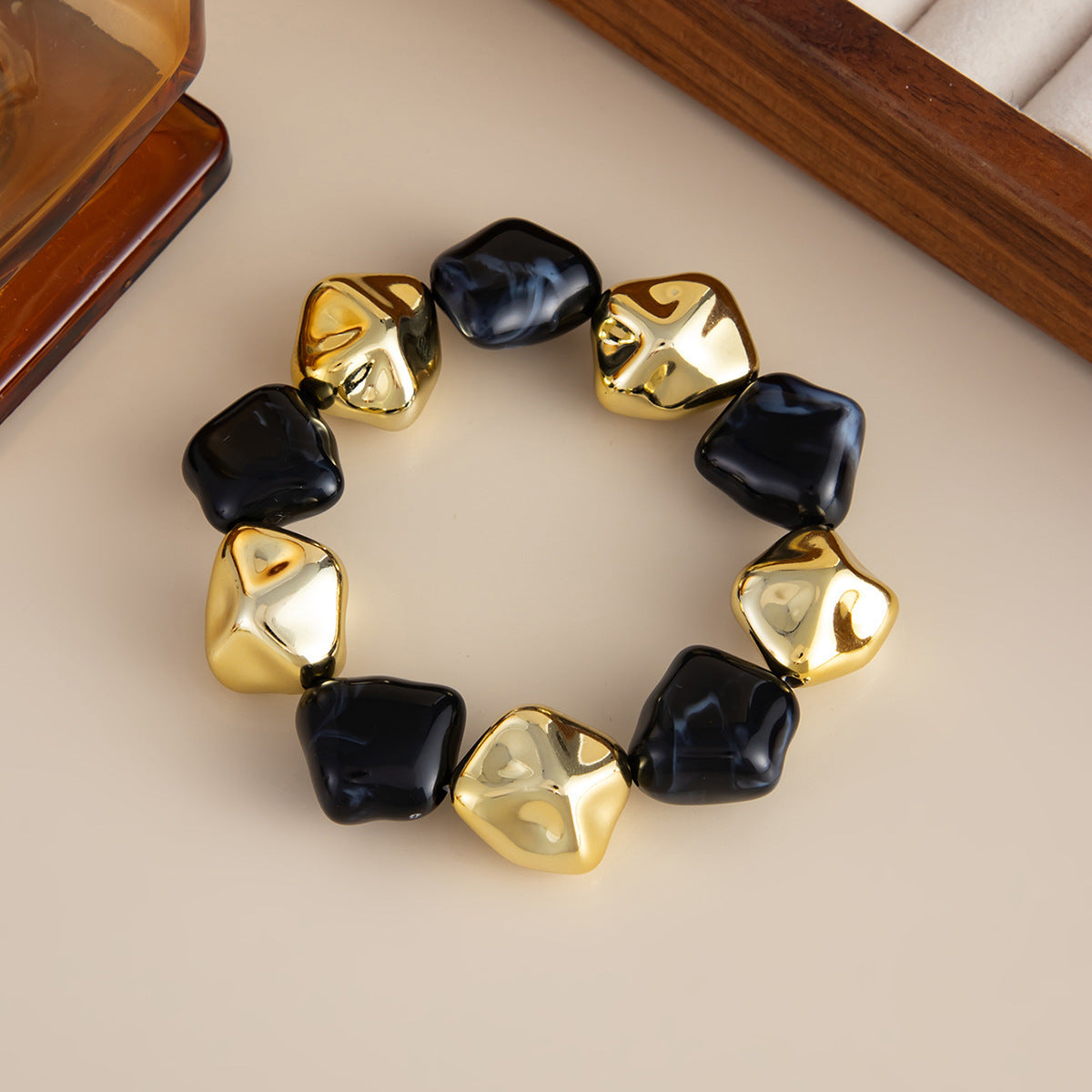 Creative Geometric Round Black Acrylic Stretch Bracelet