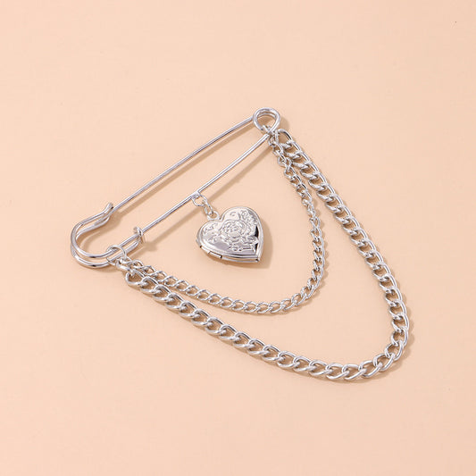 Creative Open-Top Embossed Heart Brooch Vintage Luxury Chain Pin Jewelry for Women