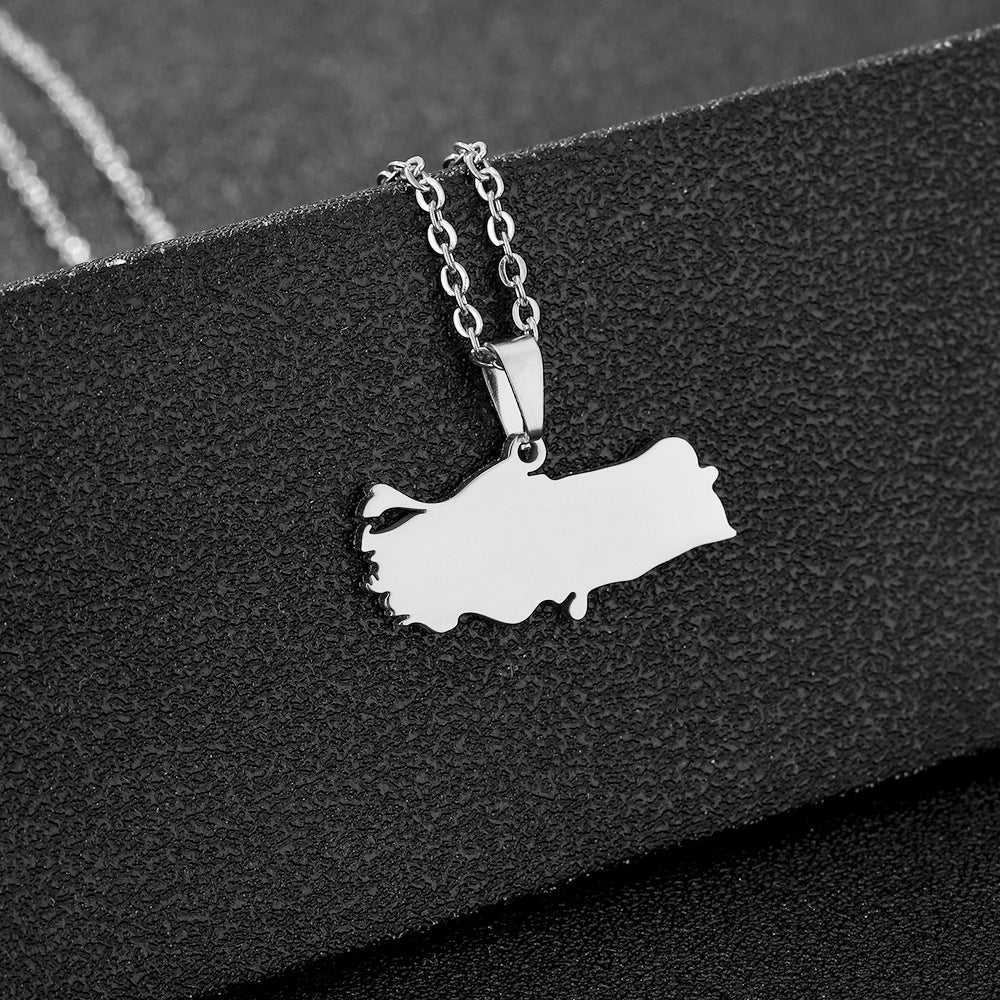 Elegante collana a pendente geometrico in acciaio inossidabile da donna con finitura placcata e catena a maglie forzate