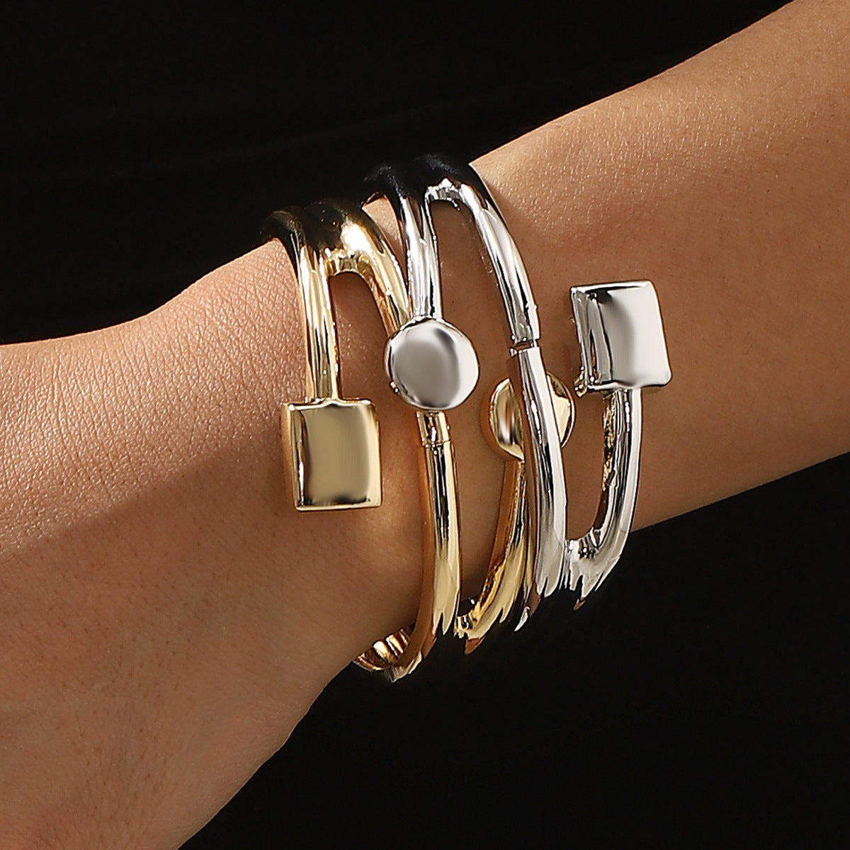 Bracciale Primaverile dal Design Geometrico in Lega con Finitura Placcata per Donne e Uomini