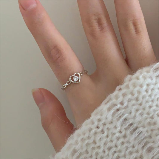 Anello da donna minimalista a forma di cuore in argento sterling 925 con intarsio di strass