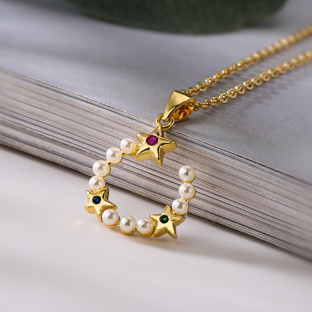 Collana Minimalista con Ciondolo Farfalla e Stella da Donna con Base in Rame Placcata in Oro Vero e Intarsi in Zirconi