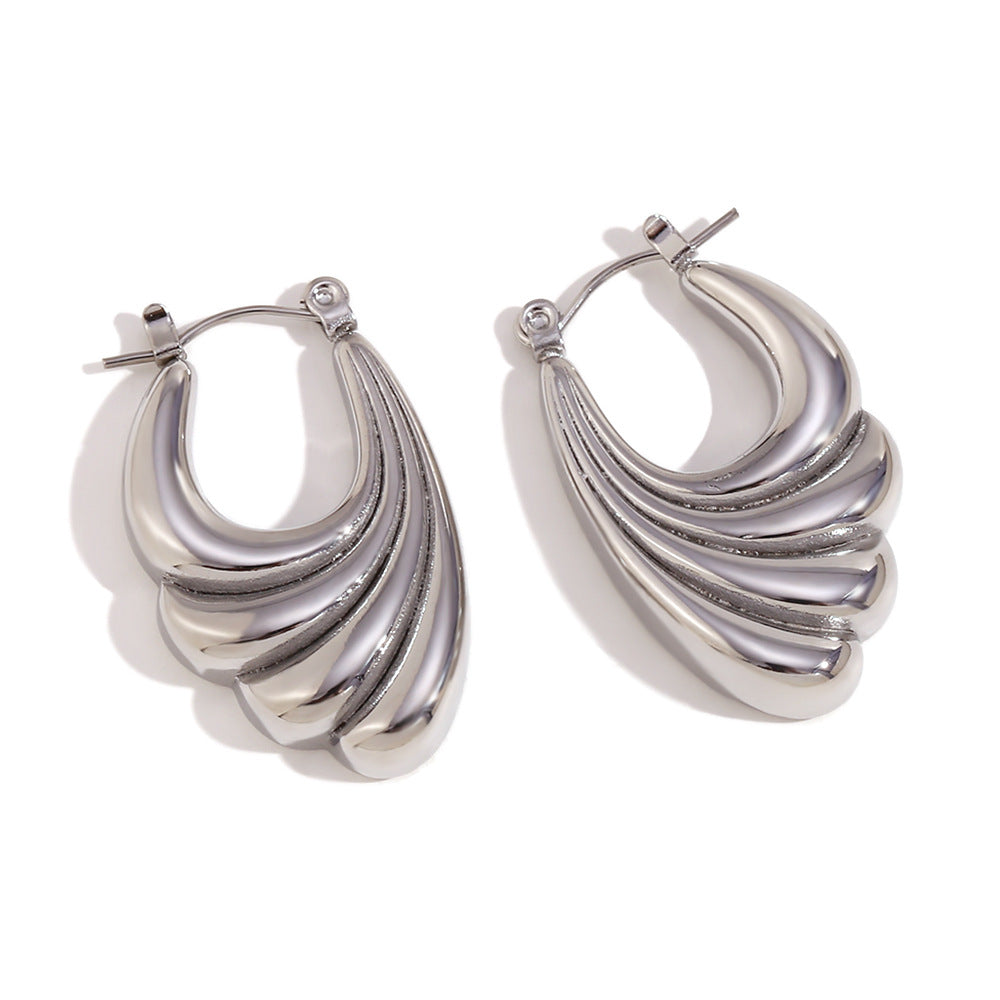 Orecchini da donna in acciaio inossidabile a forma di cuore cavo stile vintage placcati oro 18 carati