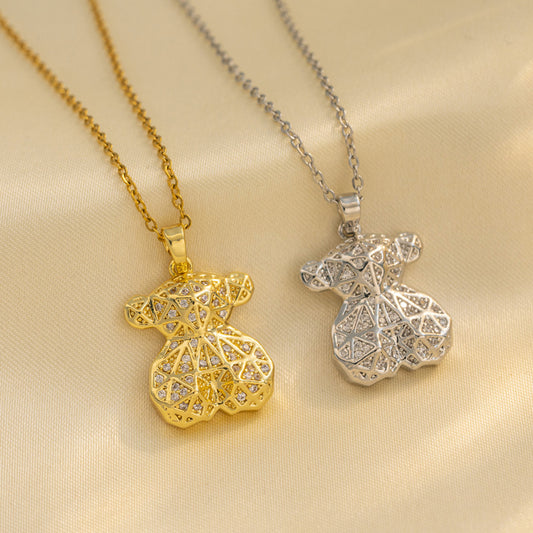 Collar con colgante de oso minimalista de acero de titanio con incrustaciones de diamantes de imitación en cadena tipo O para mujer