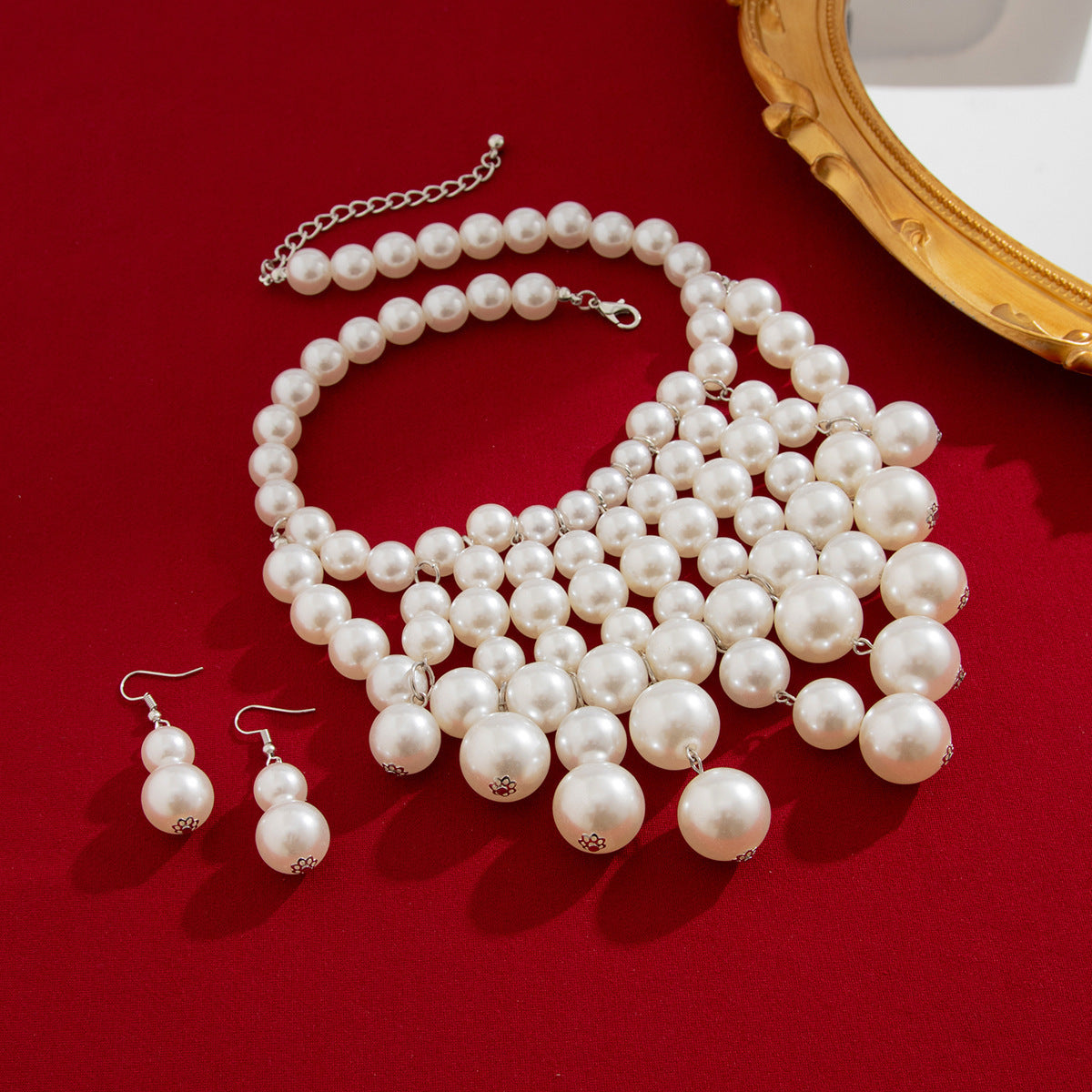 Collana girocollo multistrato da donna stile perla geometrica vintage con ciondolo a nappa e finitura placcata