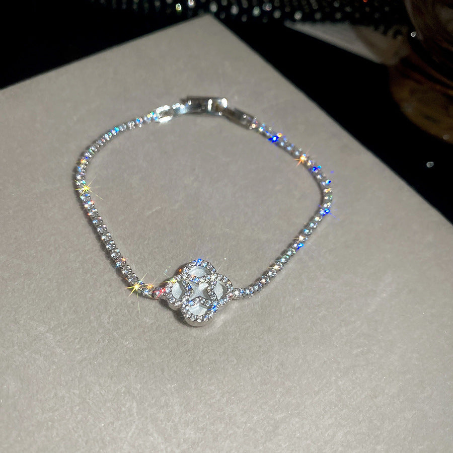 Elegant Luxury Oval Cubic Zirconia Inlaid Brass Bracelet for Women